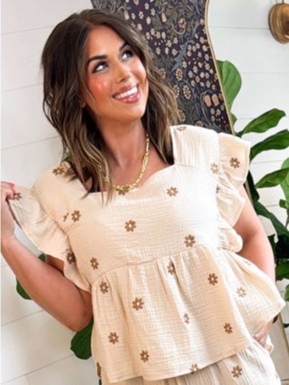 Polagram Cream Floral Embroidered Ruffle Sleeve Top